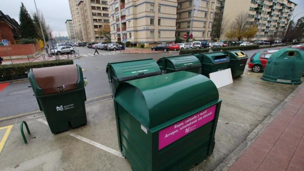 Es kommen die intelligenten Container, die dich für das Recycling deiner Altkleidung bezahlen