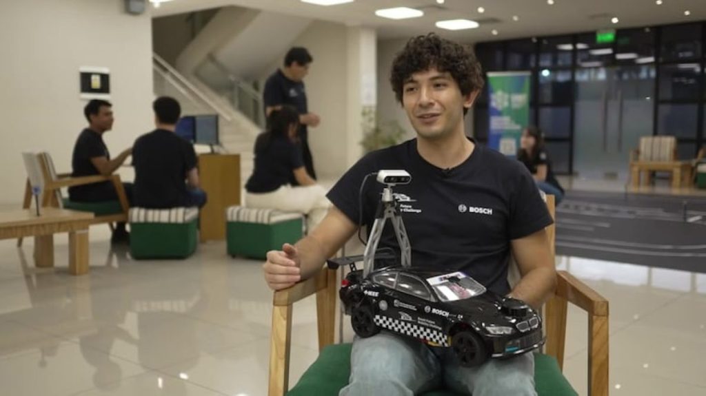 Argentiniens KI-Nachwuchs greift nach der Weltspitze: Dieses autonome Auto lernt wie ein Mensch