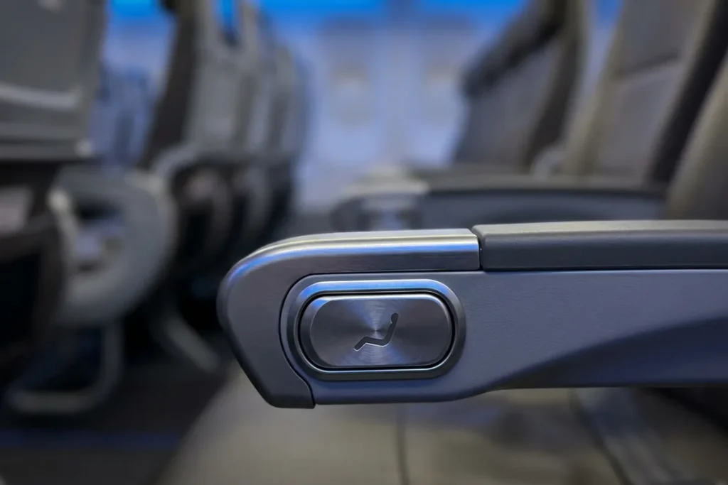 Sitze zurücklehnen nur gegen Aufpreis: Diese Airline bricht das letzte Tabu der Billigflieger